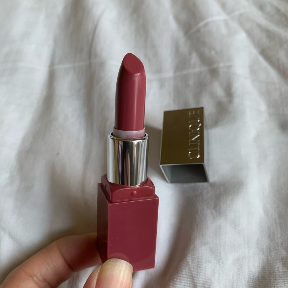 Clinique lip colour and primer lipstick plum pop